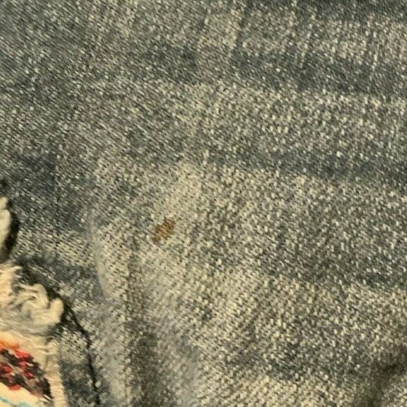 Mudd Girls Stretch Embroidered Patch Cutoff Hem Denim Distressed Shorts Size 16 - Picture 8 of 9